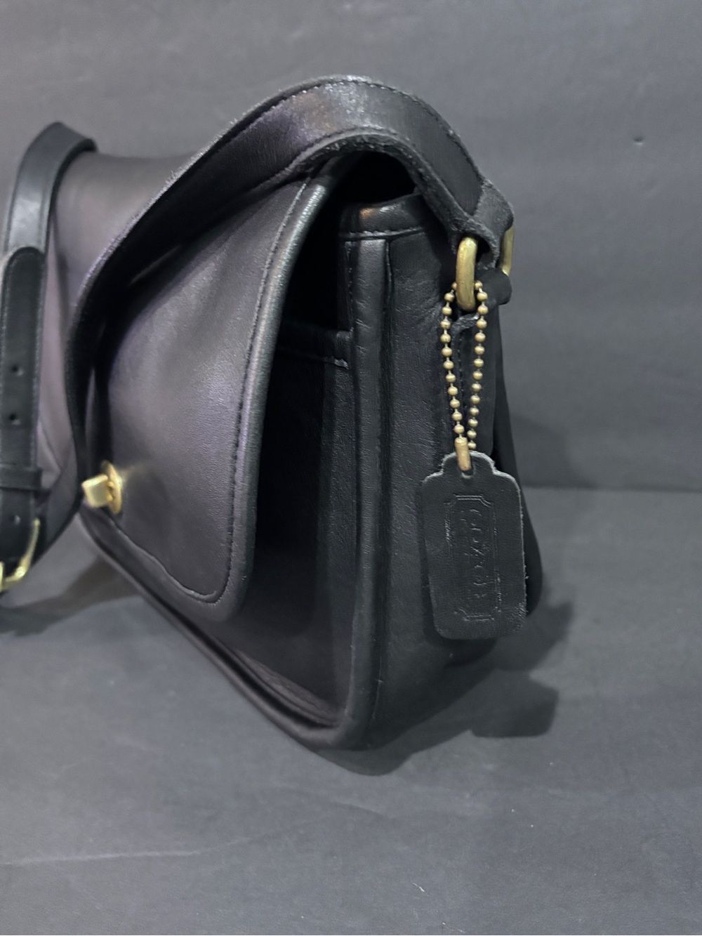VTG Coach Classic Black Leather City Bag Crossbody Purse Brass 9790 - Picture 2 of 14